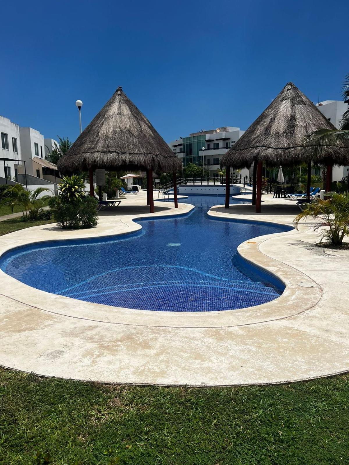 Hébergement de vacances Casa Con Alberca Y Jardin En *